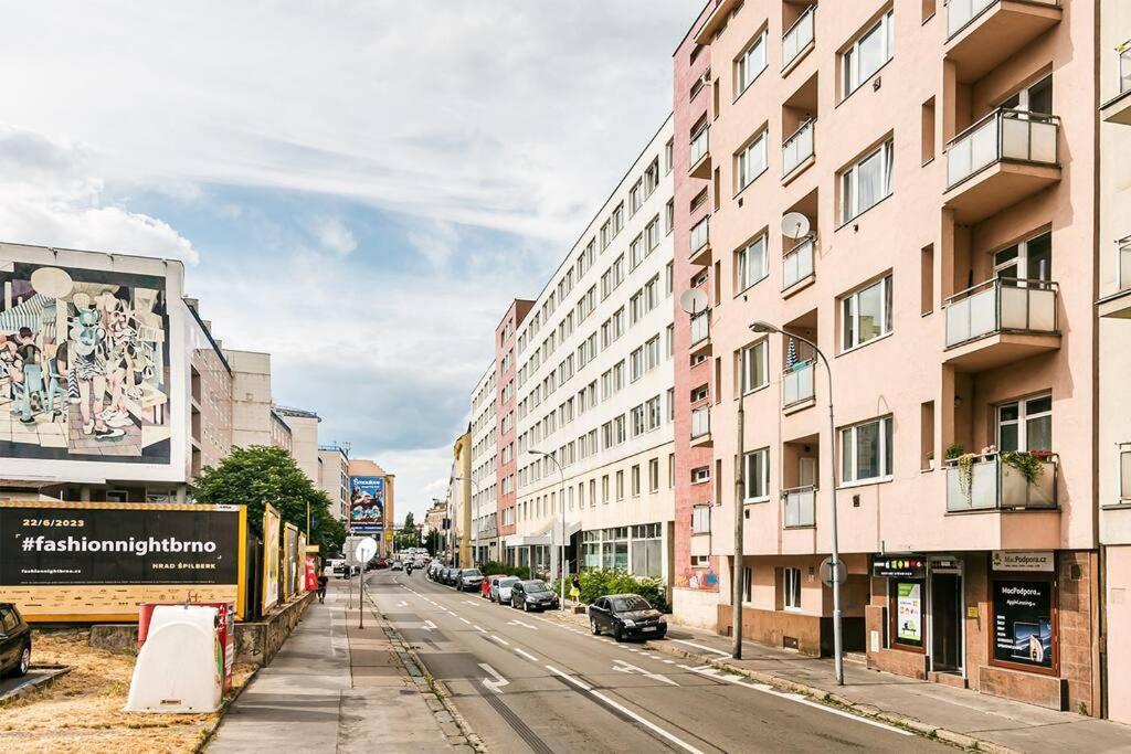 Bright And Central Suite With A Balcony Brno Exterior photo