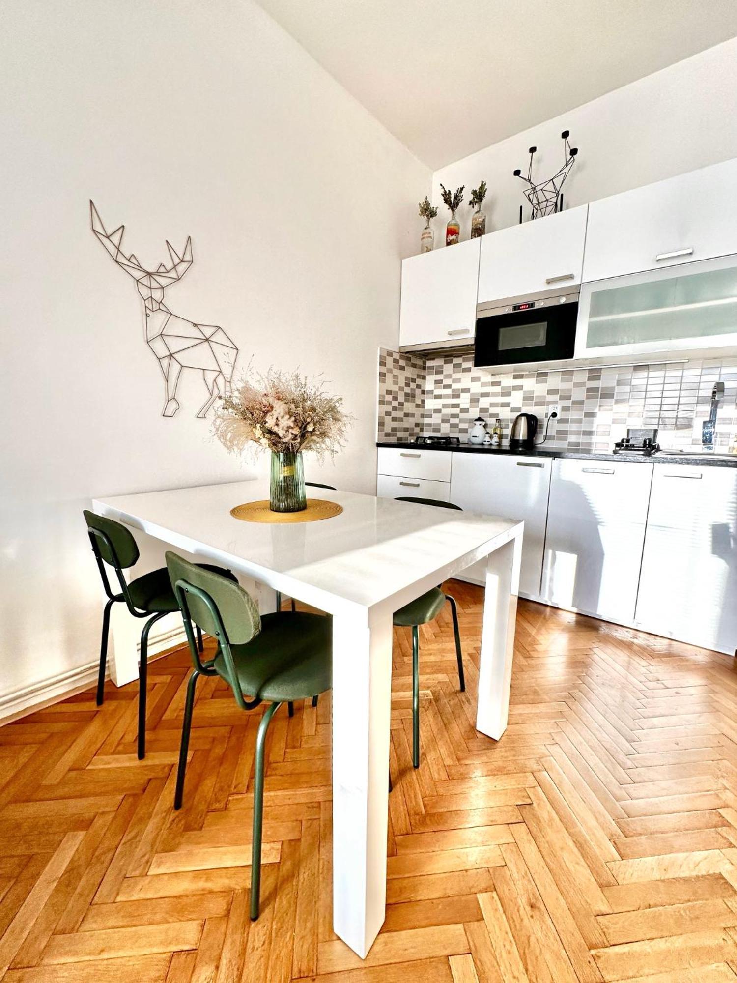 Bright And Central Suite With A Balcony Brno Exterior photo